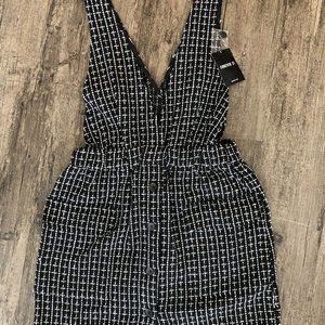 Forever 21 Grid Paid Blank and White Button with Pockets